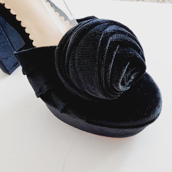 Antonio Melani Black Velvet Open Toe Platform Sandals Heels Rose Accent Size 9 - Picture 3 of 12